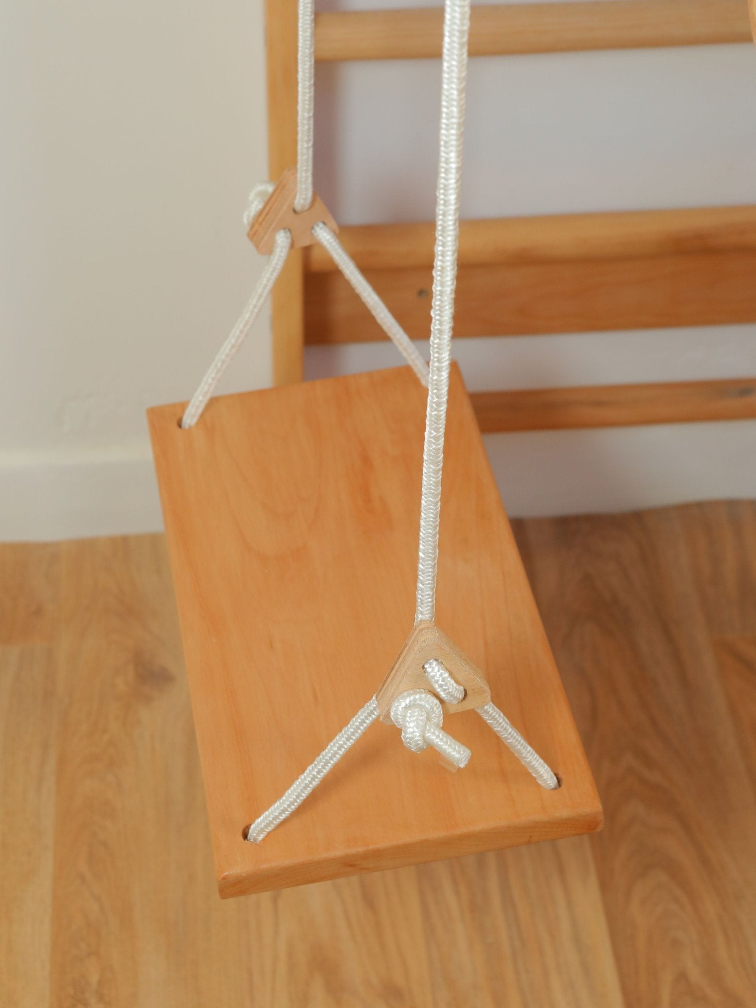 Balançoire en bois hêtre massif - accessoire échelle suédoise enfants 2 ans et plus
