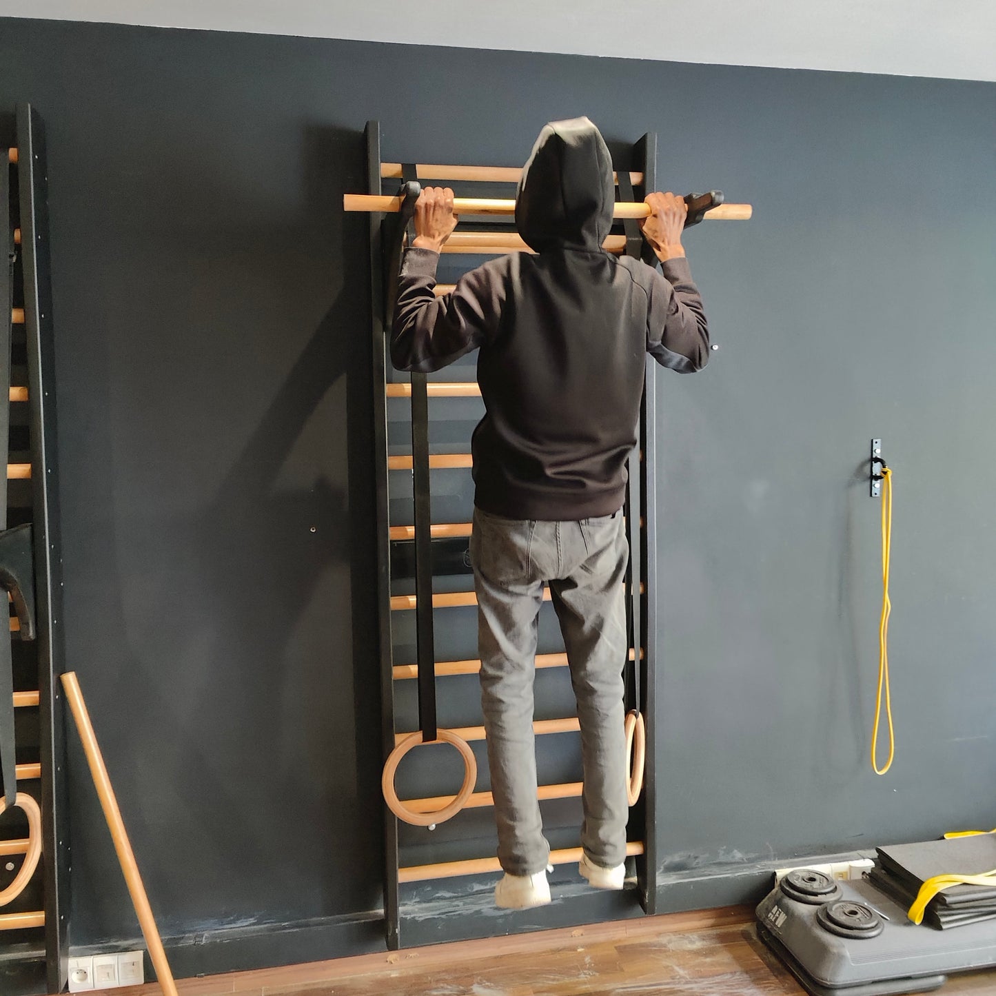 Échelle Murale Fitness avec Barre Amovible — Bois Hêtre