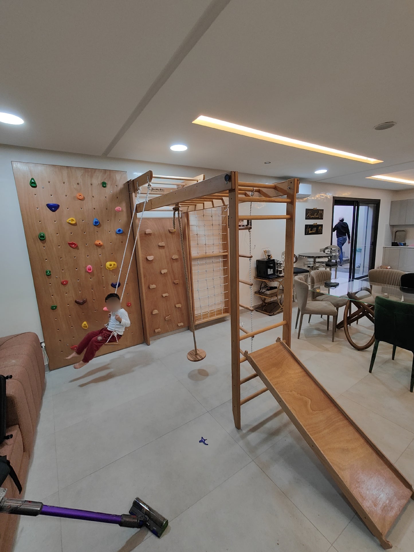 Mur d'activités multifonction bois massif | Maroc